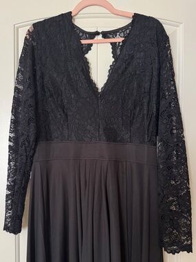 Black Lace Long Sleeve V-Neck Women's Dress - size 14/16